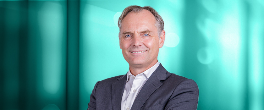 Diversifying portfolios with emerging-market bonds